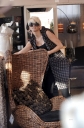 Sarah_Harding_shops_in_an_antique_shop_110309_28729.jpg