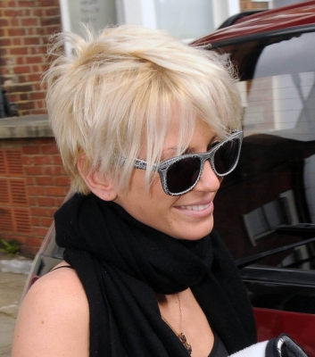 Sarah_Harding_takes_a_trip_to_the_dentist_260309_28629.jpg