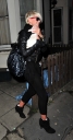 Sarah_Harding_visits_a_mystery_man_in_Camden_13_02_09_28729.jpg