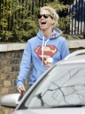 Sarah_Harding_walking_with_her_dog_and_Tom_25_05_09_281129.jpg