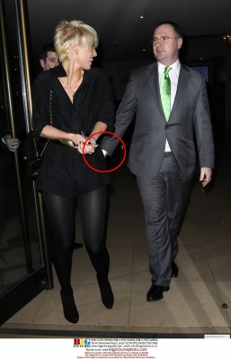 Sarah_leaving_Mayfair_Hotel_250309_282429.jpg