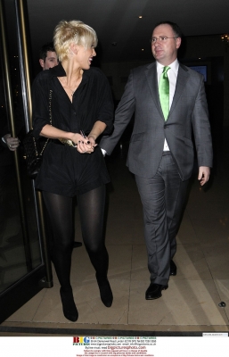 Sarah_leaving_Mayfair_Hotel_250309_282529.jpg