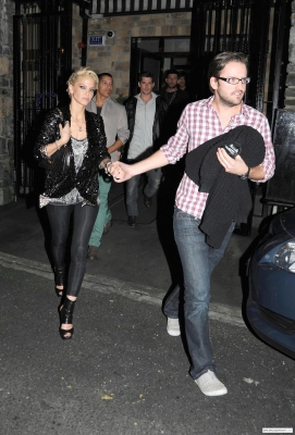 Girls_Aloud_at_Dobbins_Restaurant2C_Dublin_Ireland_010509_28229.jpg