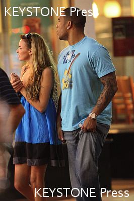 Nadine_and_Jason_shopping_in_Miami_040109_281729.jpg