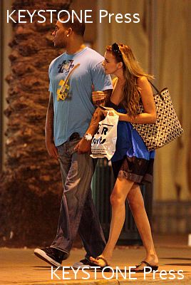 Nadine_and_Jason_shopping_in_Miami_040109_282829.jpg