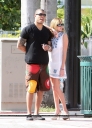 Nadine_Coyle_and_Jason_Bell_Out_and_About_in_Miami_01012009_28629.jpg