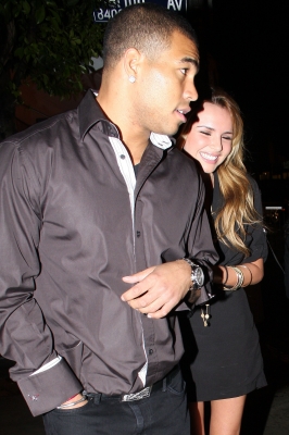 Nadine_Coyle_and_Jason_Bell_out_in_LA_to_STK_restaurant_-_060209_28129.jpg