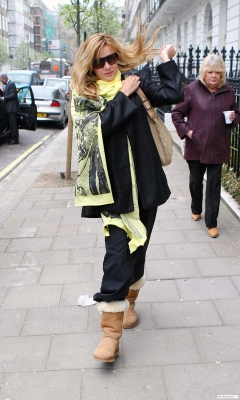 Nadine_Coyle_at_the_dentist_-_020409_28129.jpg