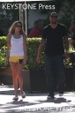 Nadine_Coyle_hails_a_taxi_060109_282729.jpg
