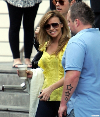 Nadine_Coyle_leaves_her_hotel_in_Manchester_030609_28629.jpg
