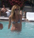 Nadine_in_the_pool_at_her_hotel_in_Los_Angeles_26_06_09_282429.jpg