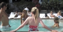 Nadine_in_the_pool_at_her_hotel_in_Los_Angeles_26_06_09_28529.jpg