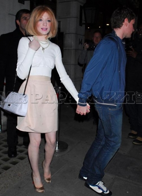 Nicola_and_her_boyfriend_leaving_Nobu_after_romantic_meal_140209_283529.jpg