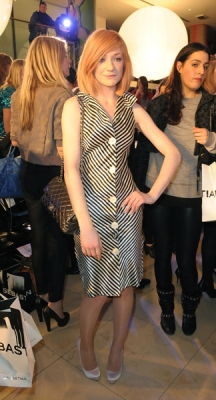 Nicola_at_House_of_Holland_fashion_show2C_LFW_24_02_09_281329.jpg