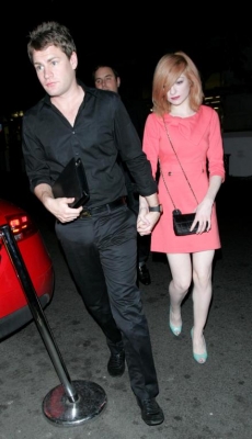 Nicola_leaving_Mayfair_hotel_going_to_Bungalow_82C_17_06_09_284329.jpg