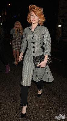 Nicola_leaving_the_restaurant__San_Carlo__in_Liverpool_12_2009_281229.jpg
