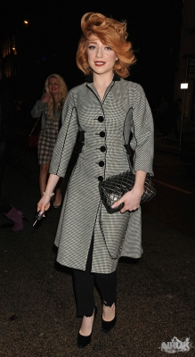 Nicola_leaving_the_restaurant__San_Carlo__in_Liverpool_12_2009_281329.jpg