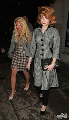 Nicola_leaving_the_restaurant__San_Carlo__in_Liverpool_12_2009_28829.jpg