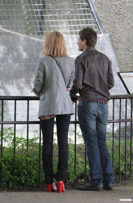 Nicola_Roberts_and_boyfriend_at_London_Zoo2C_London_17_06_09_281129.jpg