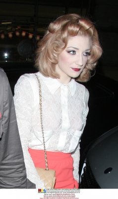 Nicola_Roberts_arrives_back_at_her_hotel_24052009_28429.jpg