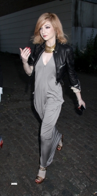 Nicola_Roberts_at_Launch_party_for_ponystep_com_23_06_09_28329.jpg