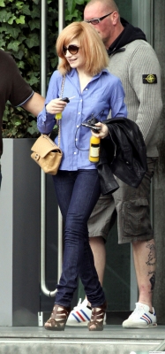 Nicola_Roberts_is_seen_leaving_her_hotel_in_Manchester_180509_28129.jpg