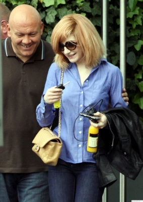 Nicola_Roberts_is_seen_leaving_her_hotel_in_Manchester_180509_28429.jpg