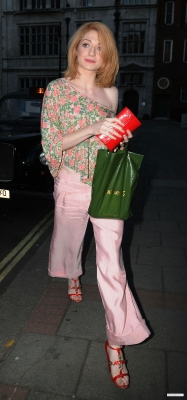 Nicola_Roberts_is_seen_out_in_London_16_06_09_28529.jpg