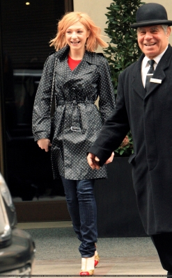 Nicola_Roberts_leaving_Mayfair_Hotel_26_02_09_28429.jpg