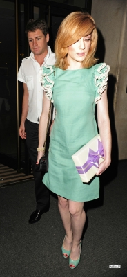 Nicola_Roberts_leaving_Mayfair_hotel_en_route_to_Vanilla_Club_010709_283329.jpg