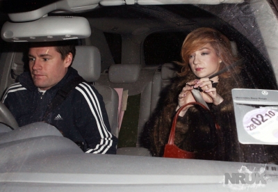 Nicola_Roberts_out_in_Mayfair_19_12_09_282529.jpg