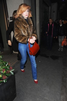Nicola_Roberts_out_in_Mayfair_19_12_09_283929.jpg