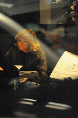Nicola_Roberts_out_in_Mayfair_19_12_09_284329.jpg