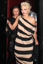 Имя файла=Sarah_Harding_and_Nicola_Roberts_leaving_NME_Afterparty_250209_28129.jpg
Размер файла=350КБ
Размеры=1500x2250
Дата=Апр 04, 2012 Sarah_Harding_and_Nicola_Roberts_leaving_NME_Afterparty_250209_28129.jpg