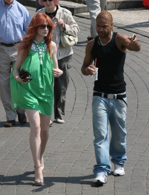 Girls_Aloud_out_in_Brighton_14_05_08_283229.jpg