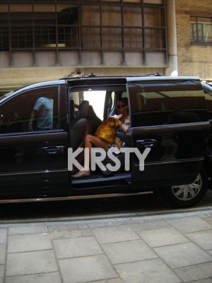 Meeting_Girls_Aloud_At_Brighton_Centre_13_05_08_28729.jpg