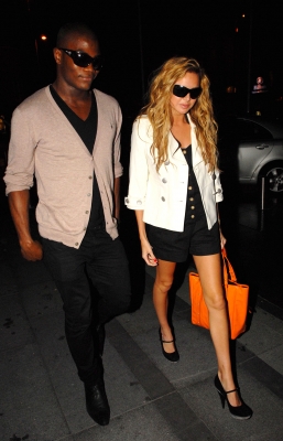 Nadine_and_Nicola_returning_to_hotel_after_night_out_290508_28829.jpg