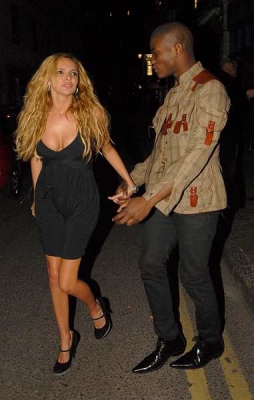 Nadine_Coyle_at_the_24_Club_with_new_man_02022008_28329.jpg