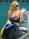 Nadine_leaving_her_home_16_05_08_28729.jpg