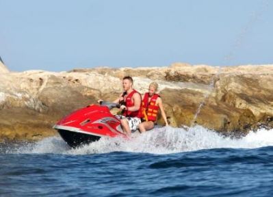 Sarah_and_Nadine_Hoilday_in_Monaco2C_France_28529.jpg