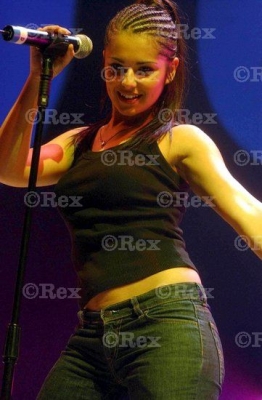 Girls_Aloud_performing_at_Box_Live_Birmingham_290503_52.jpg