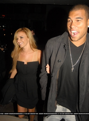 Nadine_and_Jason_arriving_at_the_Sanderson_Hotel_211008_281929.jpg