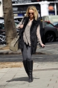 Sarah_Harding_leaving_her_home_04_04_12_281229.jpg