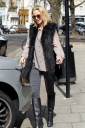 Sarah_Harding_leaving_her_home_04_04_12_281929.jpg