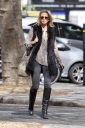 Sarah_Harding_leaving_her_home_04_04_12_282129.jpg