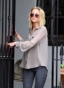 Sarah_Harding_leaving_her_home_04_04_12_28229.jpg