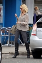 Sarah_Harding_leaving_her_home_04_04_12_282829.jpg