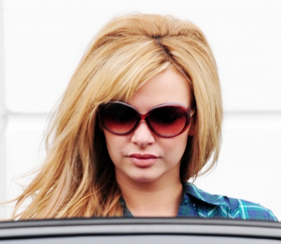 Nadine_Coyle_leaving_her_home2C_London_160908_28129.jpg