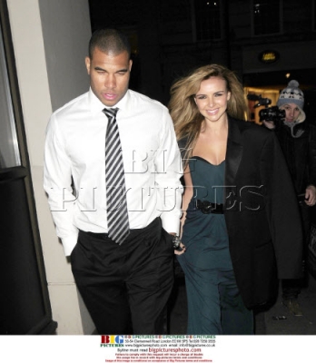 Nadine_Coyle_leaving_Nobu_and_arriving_at_Mayfair_Hotel_21_11_08_281329.jpg