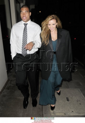 Nadine_Coyle_leaving_Nobu_and_arriving_at_Mayfair_Hotel_21_11_08_281529.jpg